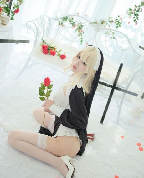 闪婚后夫人每天都在线打脸短剧