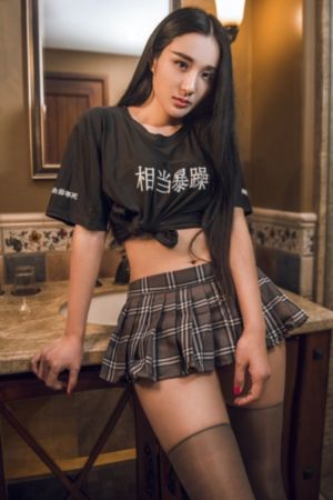 女子头戴鲨鱼夹摔倒后成植物人